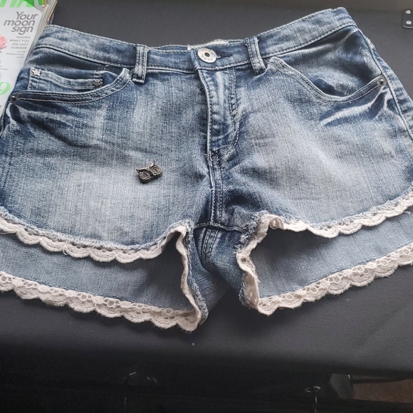 Shorts - Picture 1 of 4